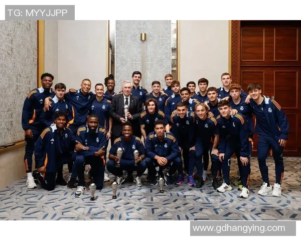 足球MVP评选揭晓年度最佳球员背后的故事与成就分析